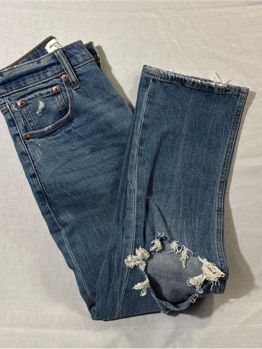 Abercrombie & Fitch Ankle Straight Ultra Hi-Rise Distressed Blue Jeans Size 0/25